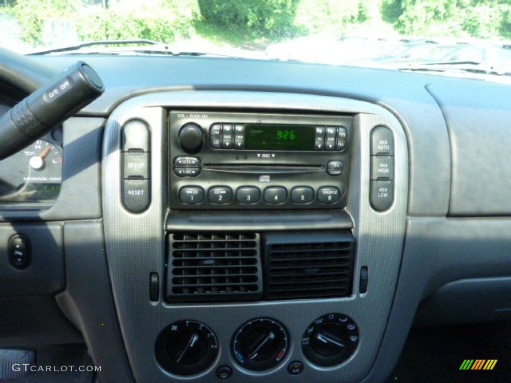 2005 Ford Explorer XLT 4x4 Controls Photos