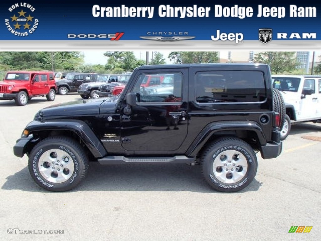 2013 Wrangler Sahara 4x4 - Black / Black/Dark Saddle photo #1