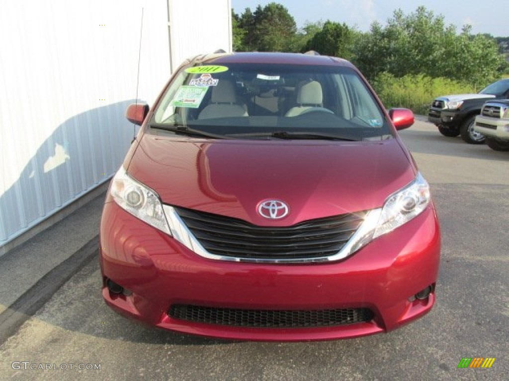 2011 Sienna LE - Salsa Red Pearl / Light Gray photo #3