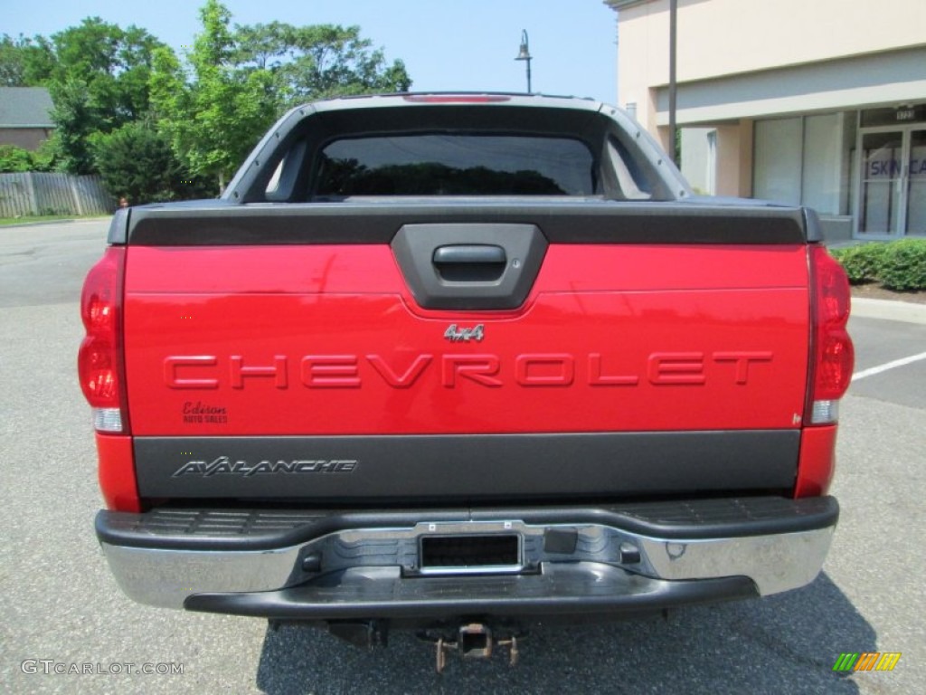 2004 Avalanche 1500 Z71 4x4 - Victory Red / Dark Charcoal photo #6