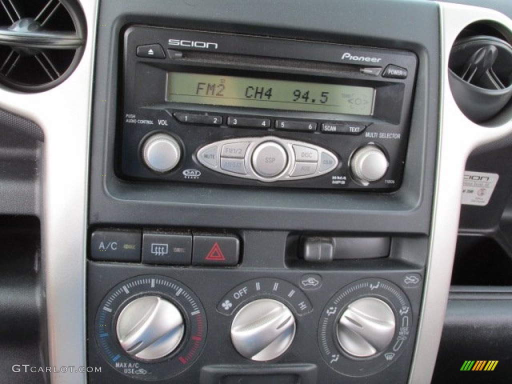 2006 Scion xB Release Series 4.0 Controls Photo #82708639