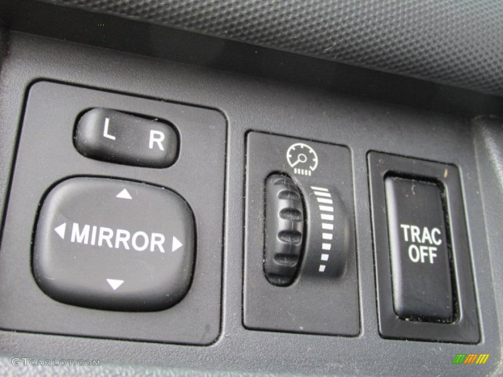 2006 Scion xB Release Series 4.0 Controls Photo #82708748