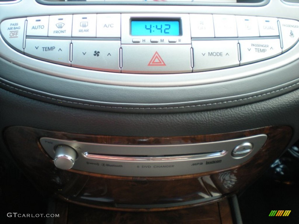 2009 Hyundai Genesis 3.8 Sedan Controls Photo #82709539