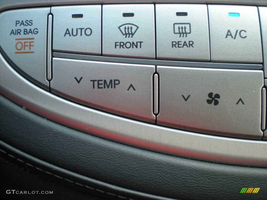 2009 Hyundai Genesis 3.8 Sedan Controls Photo #82709557