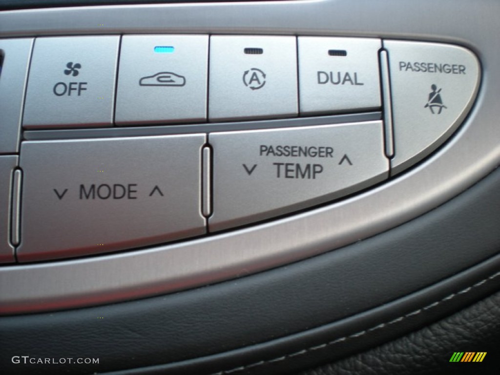 2009 Hyundai Genesis 3.8 Sedan Controls Photo #82709580