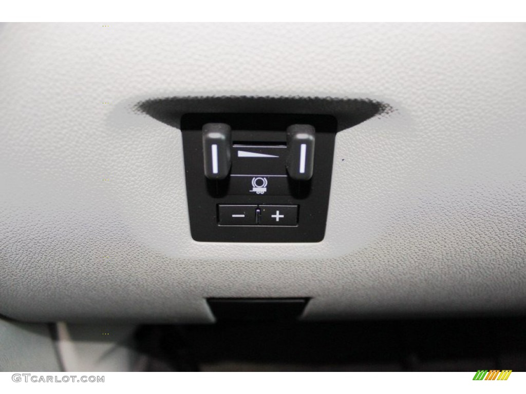 2009 Chevrolet Tahoe LS 4x4 Controls Photo #82710248