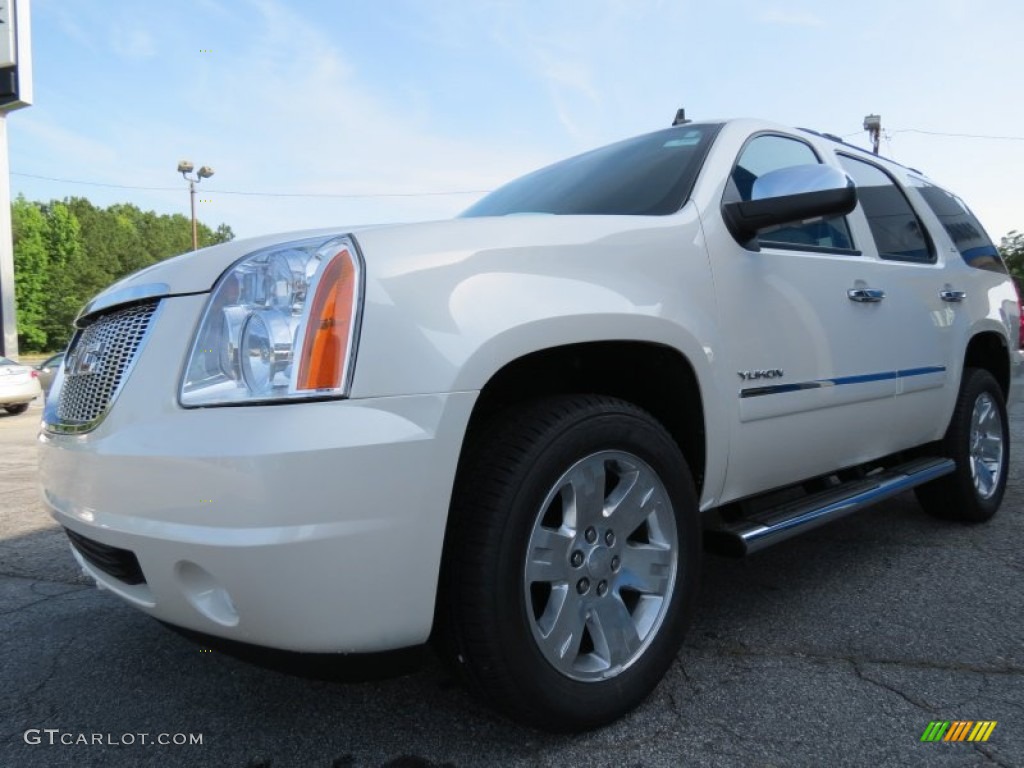 White Diamond Tricoat 2013 GMC Yukon SLT Exterior Photo #82711369