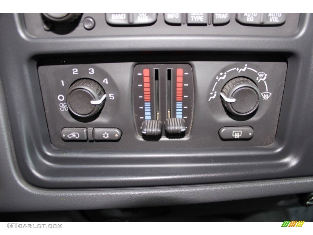 2004 Sierra 1500 SLE Crew Cab 4x4 - Polo Green Metallic / Dark Pewter photo #23