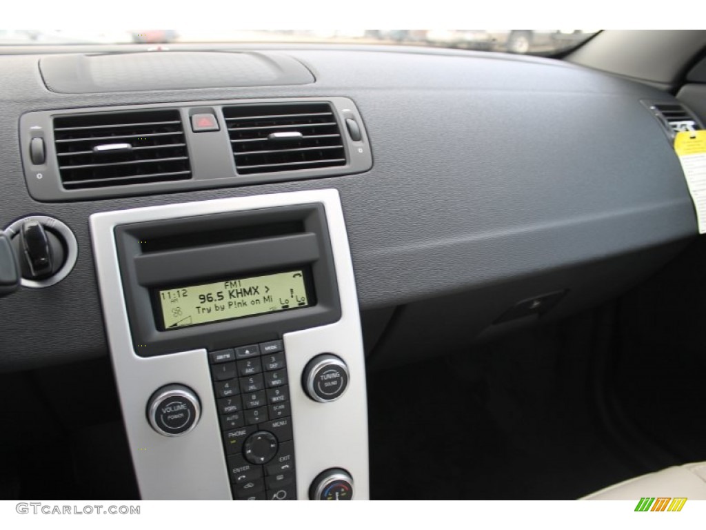 2013 Volvo C70 T5 Controls Photo #82712201