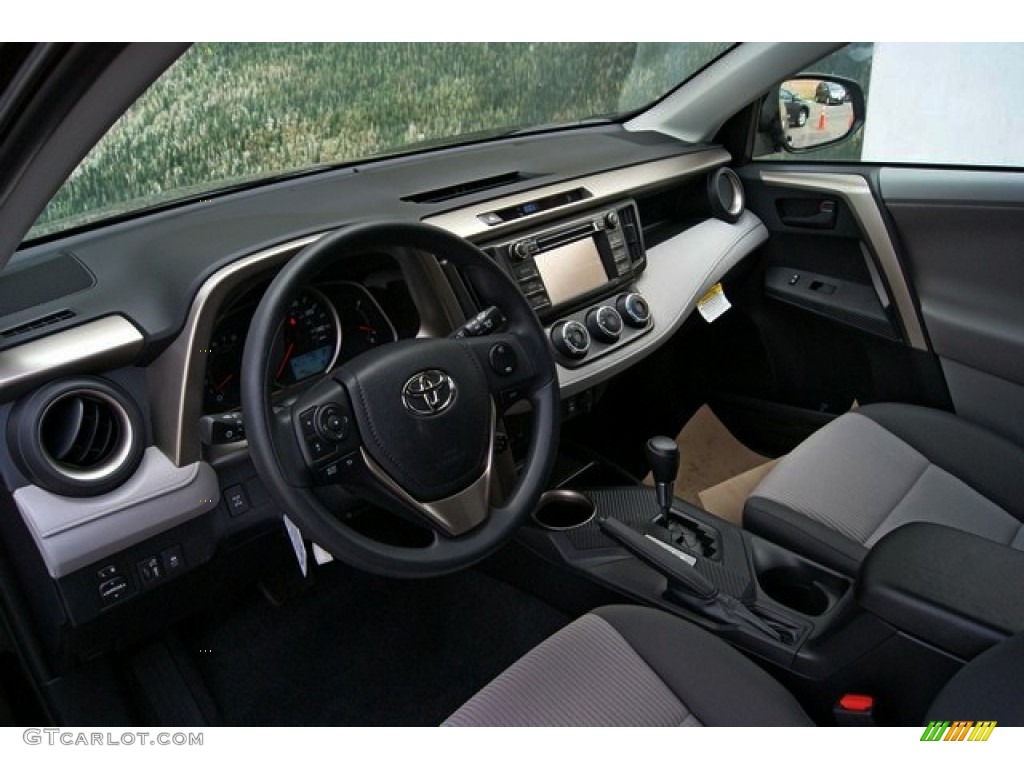 2013 RAV4 LE AWD - Black / Ash photo #5
