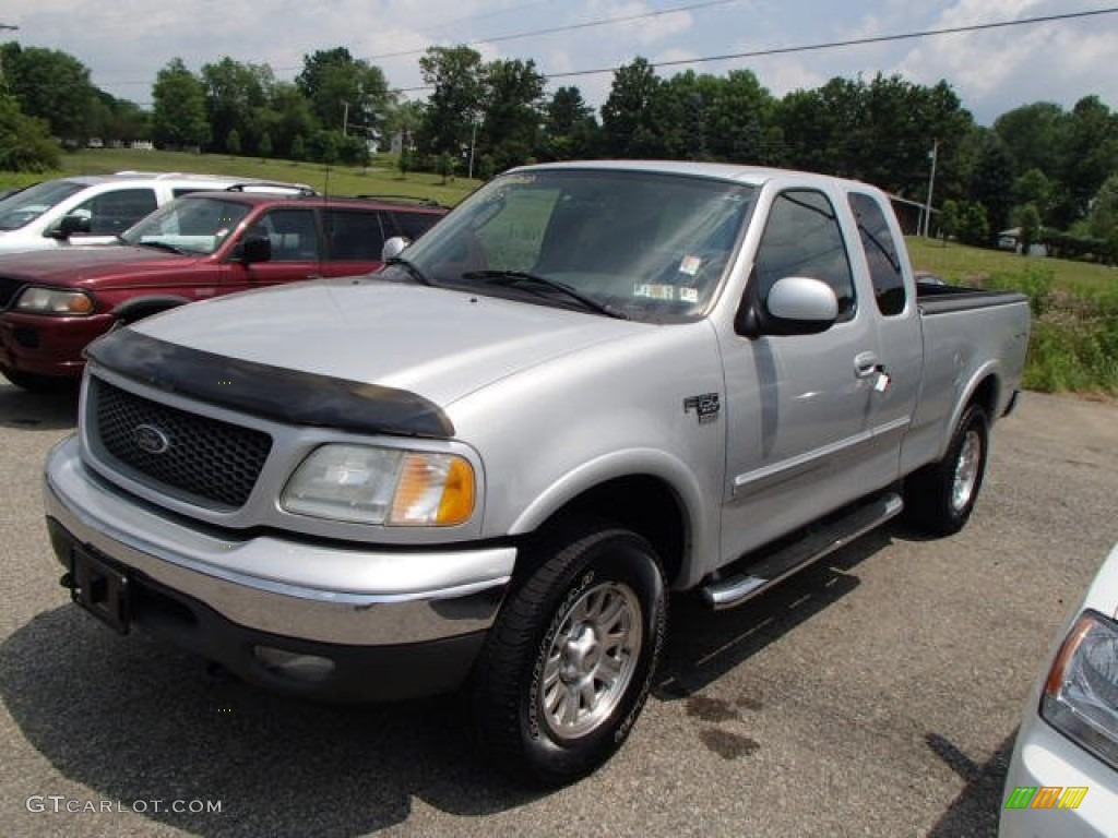 2003 F150 XLT SuperCab 4x4 - Silver Metallic / Medium Graphite Grey photo #3