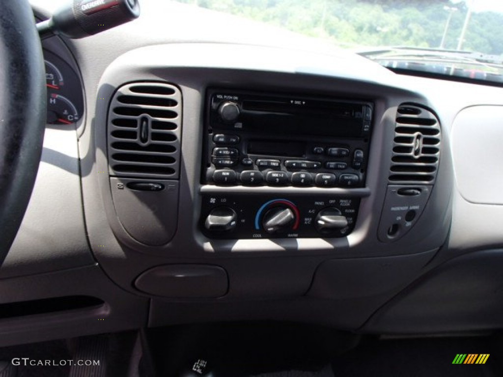 2003 F150 XLT SuperCab 4x4 - Silver Metallic / Medium Graphite Grey photo #12