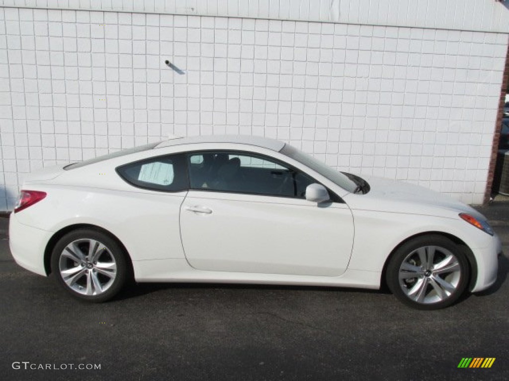2011 Genesis Coupe 2.0T - Karussell White / Black Cloth photo #2
