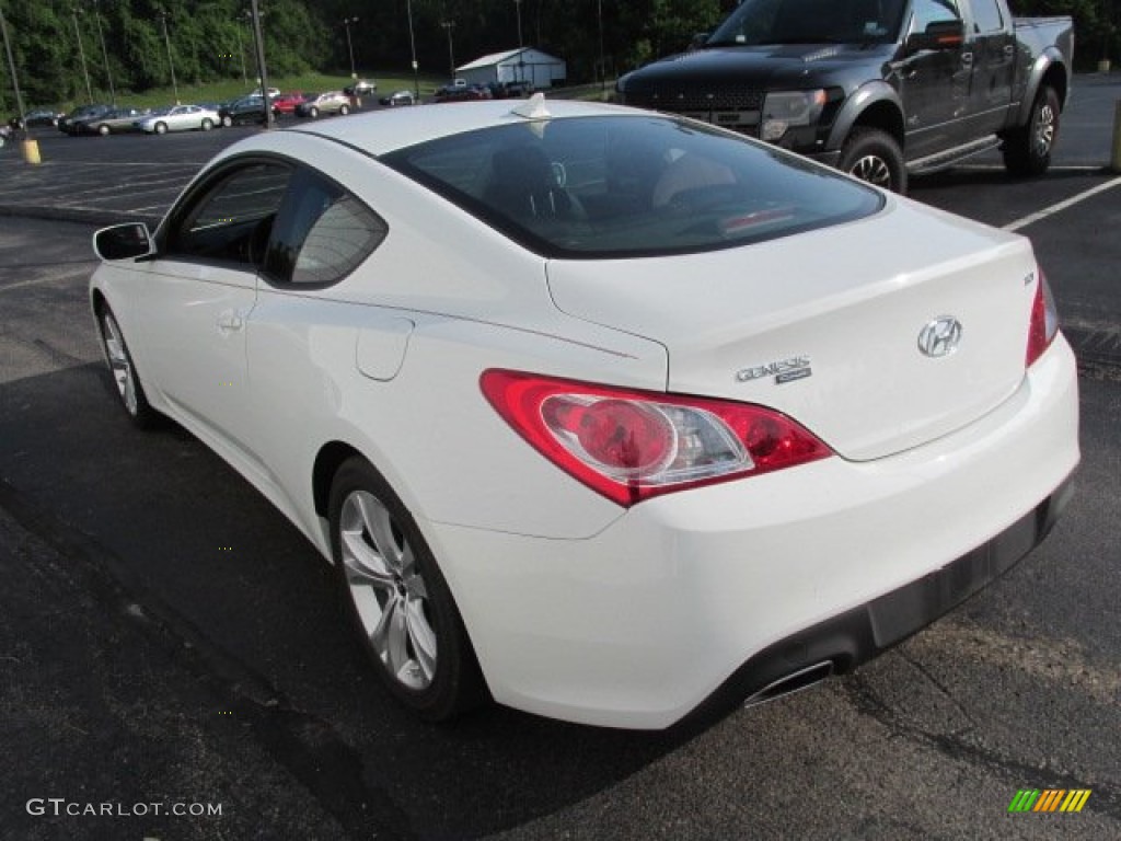 2011 Genesis Coupe 2.0T - Karussell White / Black Cloth photo #6