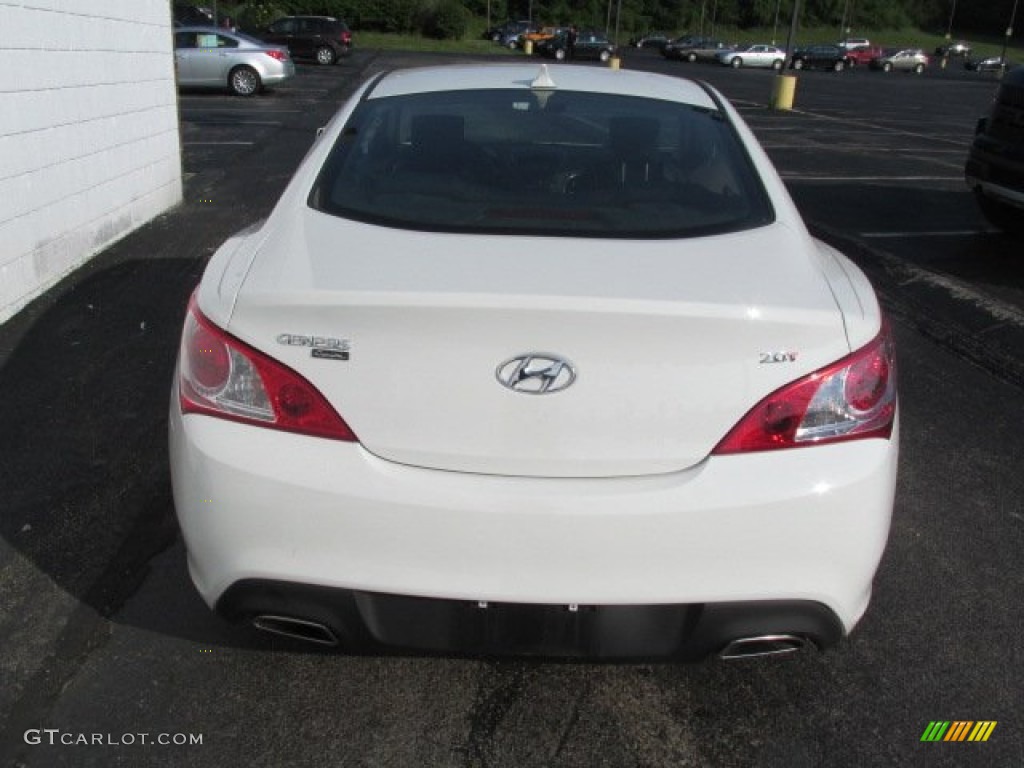 2011 Genesis Coupe 2.0T - Karussell White / Black Cloth photo #7