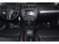 Black Uni - Jetta SE Sedan Photo No. 27