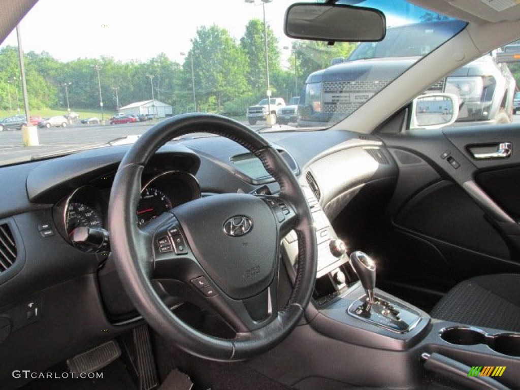 2011 Genesis Coupe 2.0T - Karussell White / Black Cloth photo #12