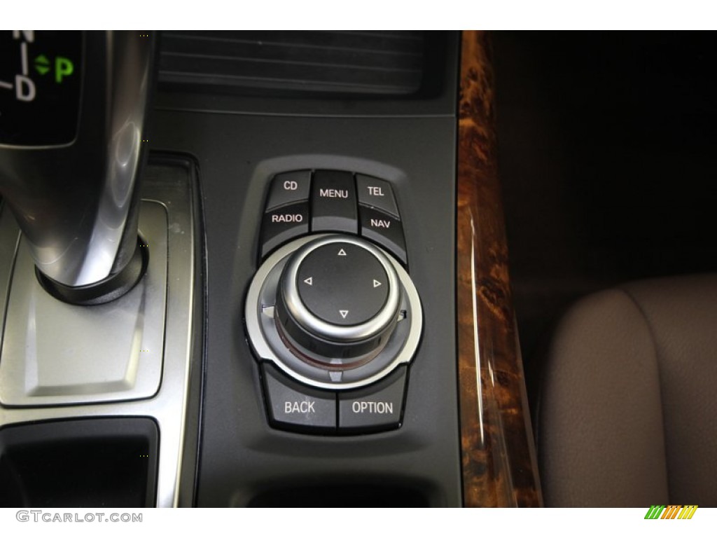 2011 BMW X5 xDrive 35i Controls Photo #82723240
