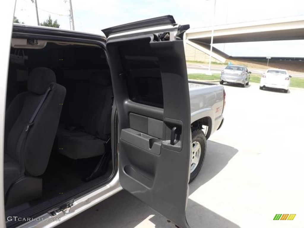 2005 Silverado 1500 Z71 Extended Cab 4x4 - Silver Birch Metallic / Dark Charcoal photo #31