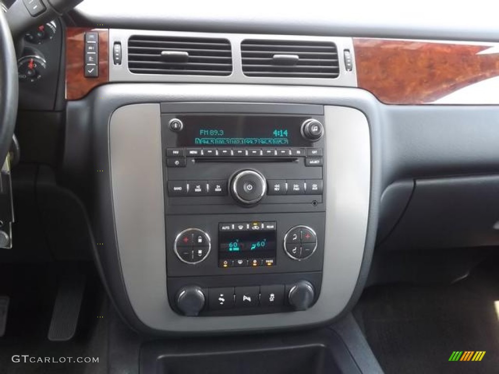 2013 Yukon XL SLT 4x4 - Onyx Black / Ebony photo #17