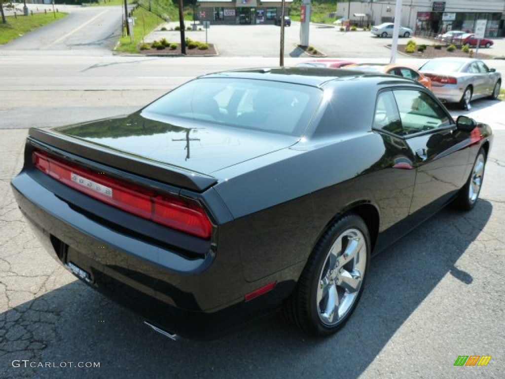 2013 Challenger R/T Plus - Pitch Black / Radar Red/Dark Slate Gray photo #5