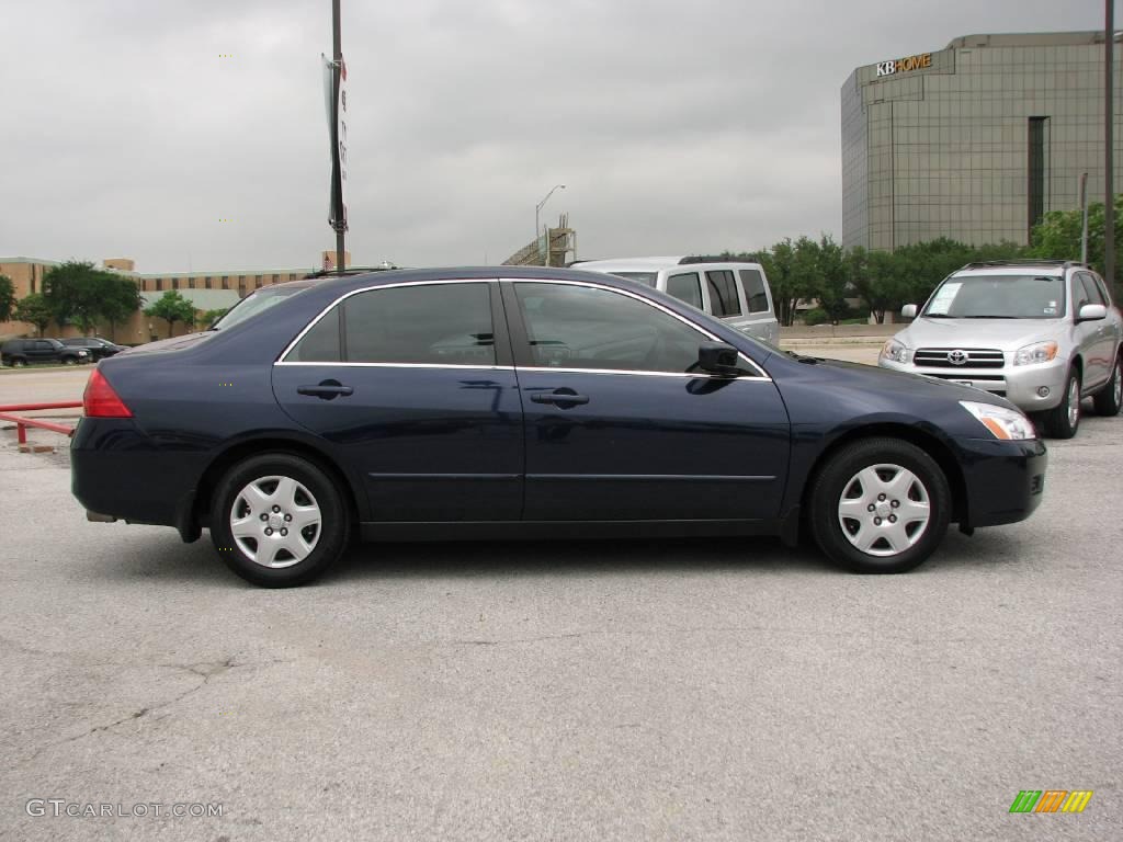 2007 Accord LX Sedan - Royal Blue Pearl / Gray photo #5