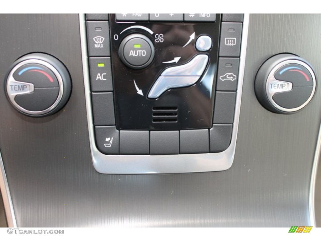 2013 Volvo S60 T5 Controls Photo #82734054