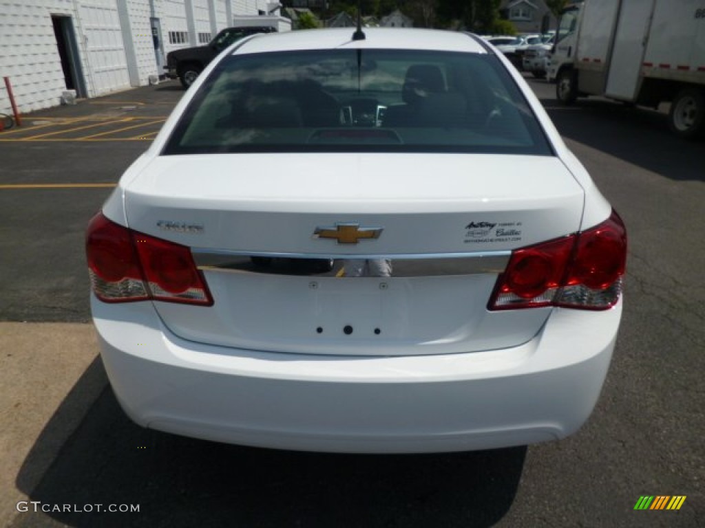 2014 Cruze LS - Summit White / Jet Black/Medium Titanium photo #6