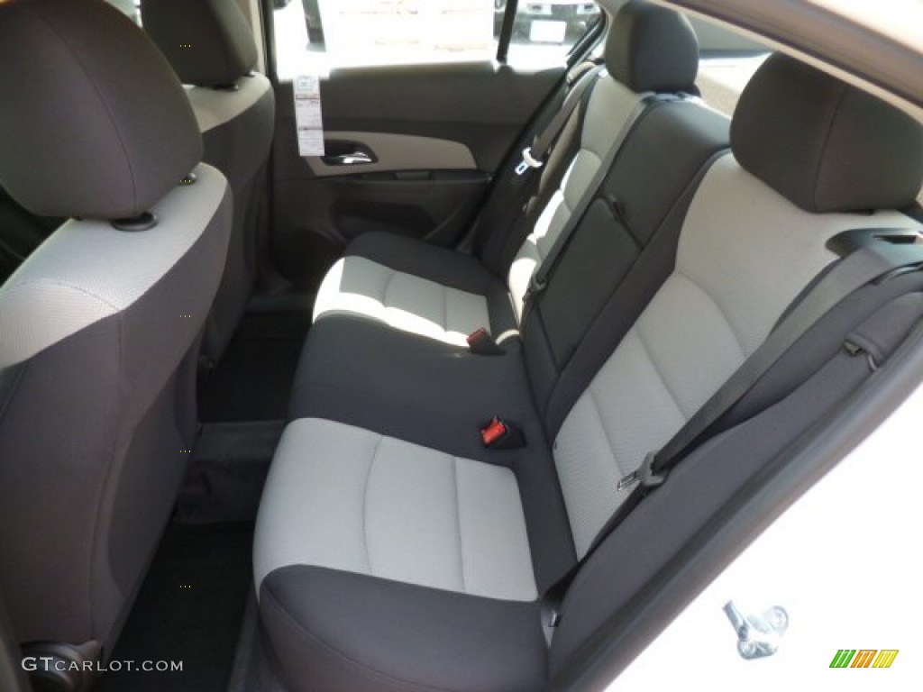 2014 Cruze LS - Summit White / Jet Black/Medium Titanium photo #13