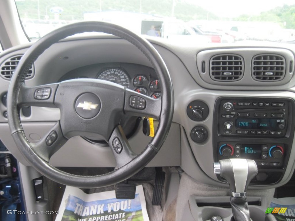 2006 Chevrolet TrailBlazer EXT LT 4x4 Light Gray Dashboard Photo #82735620