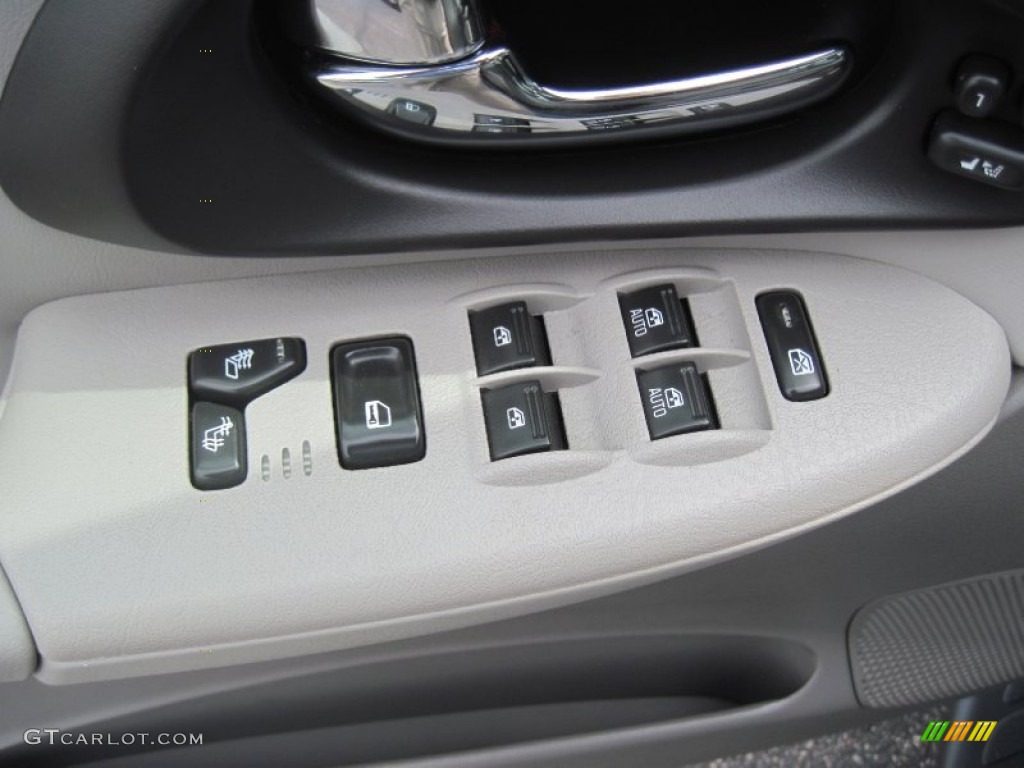 2006 Chevrolet TrailBlazer EXT LT 4x4 Controls Photos