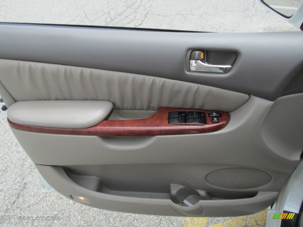 2004 Sienna XLE - Arctic Frost White Pearl / Stone Gray photo #13