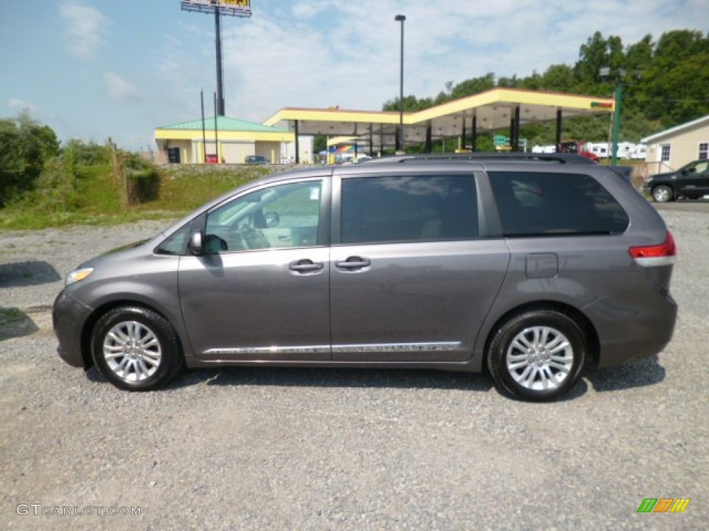 2011 Sienna XLE - Predawn Gray Mica / Light Gray photo #3