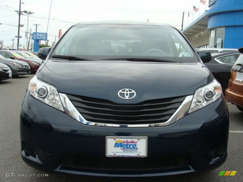 2012 Sienna LE - South Pacific Pearl / Bisque photo #2