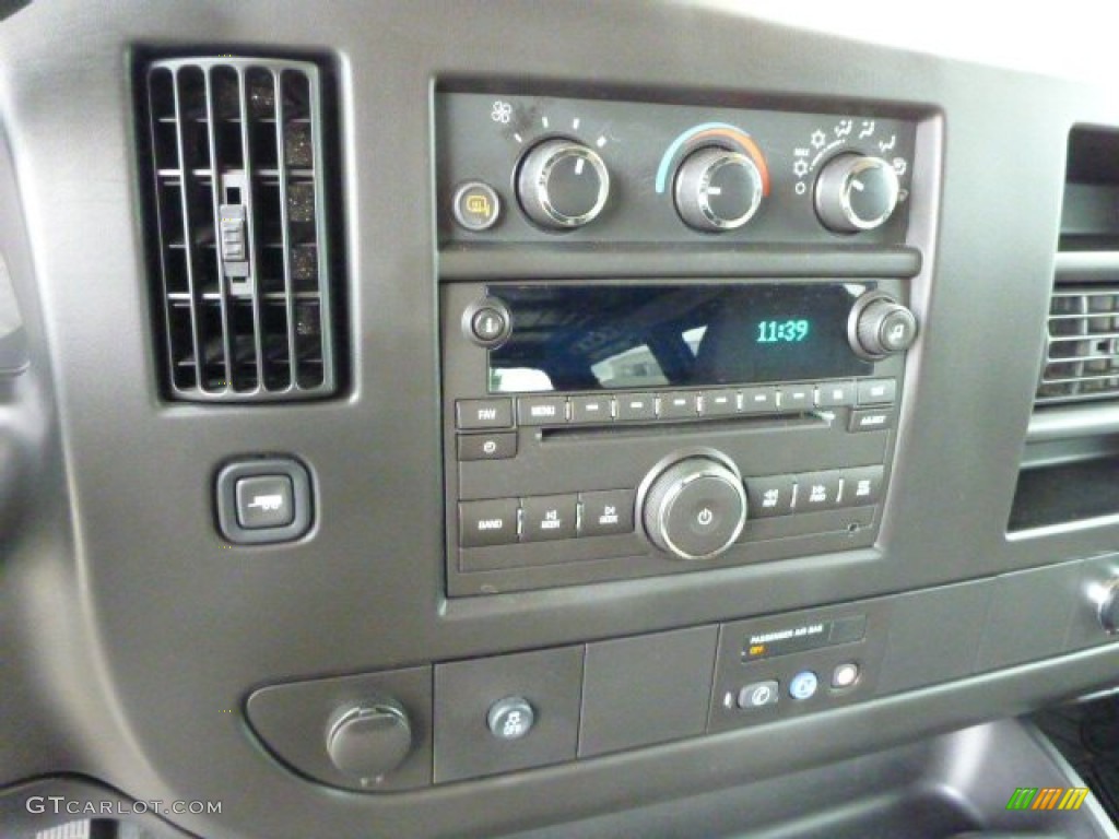 2012 Chevrolet Express 1500 AWD Cargo Van Controls Photos