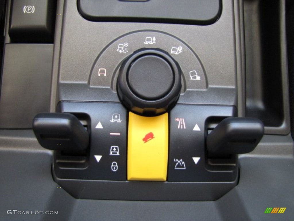 2007 Land Rover LR3 V8 SE Controls Photo #82744381