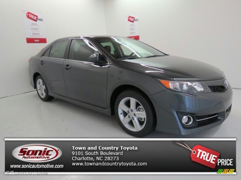 2013 Camry SE - Magnetic Gray Metallic / Black photo #1