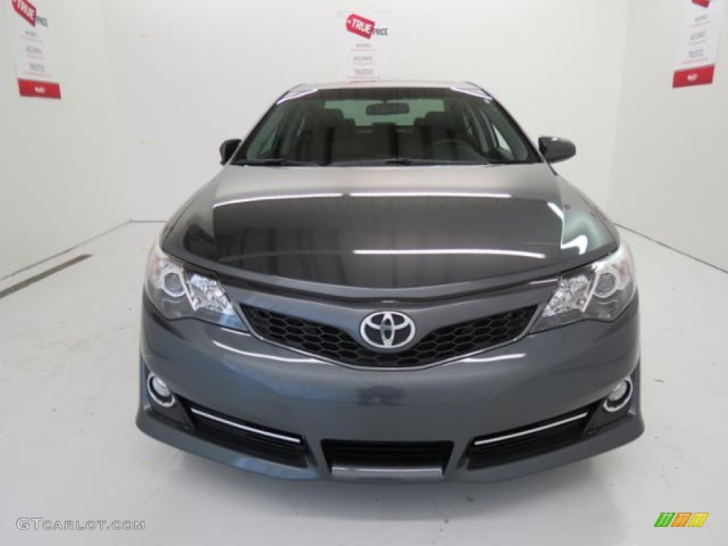 2013 Camry SE - Magnetic Gray Metallic / Black photo #2