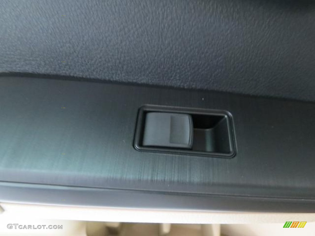 2013 Camry LE - Super White / Ivory photo #7