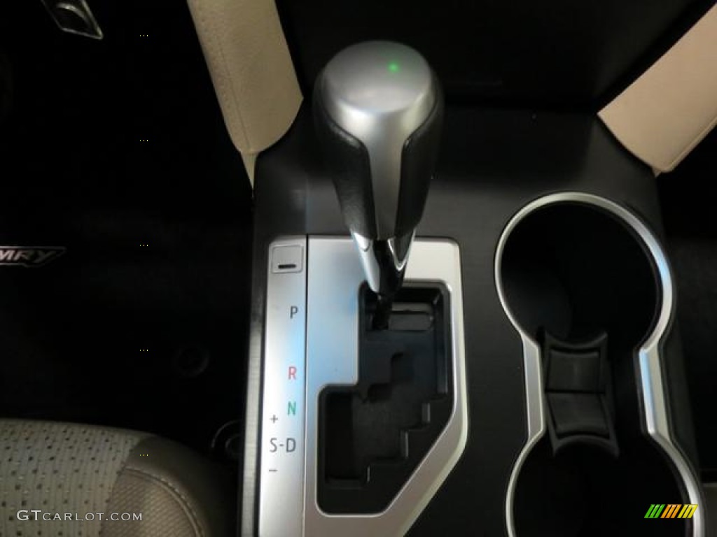 2013 Camry LE - Super White / Ivory photo #13