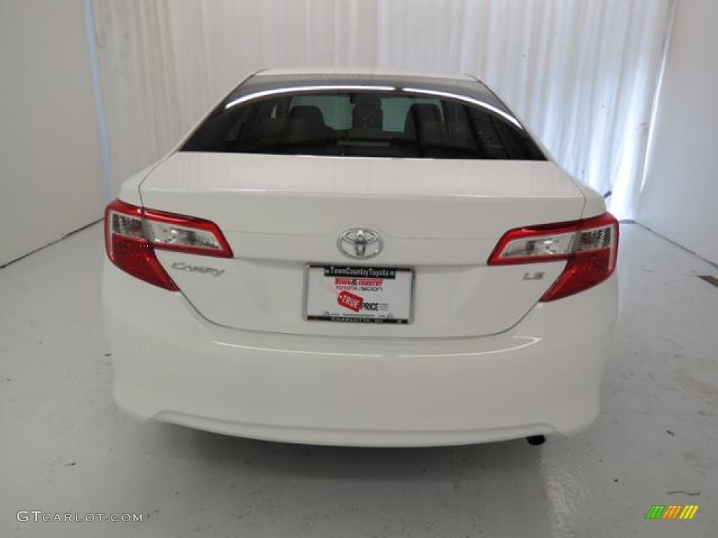 2013 Camry LE - Super White / Ivory photo #18