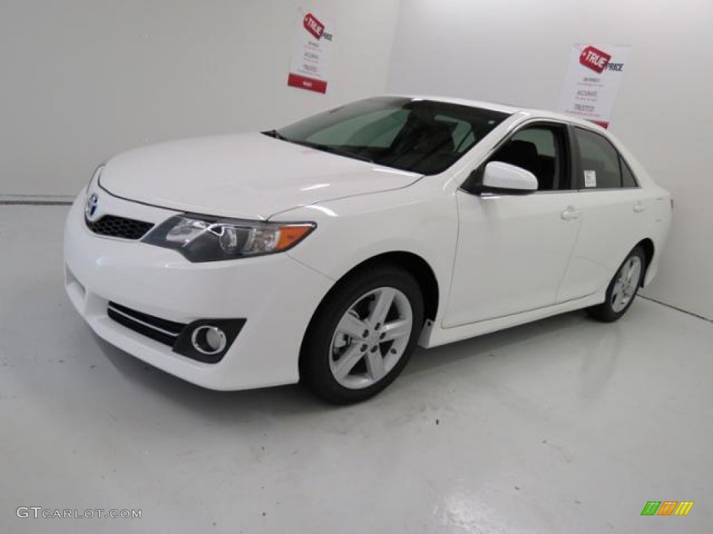 2013 Camry SE - Super White / Black photo #3