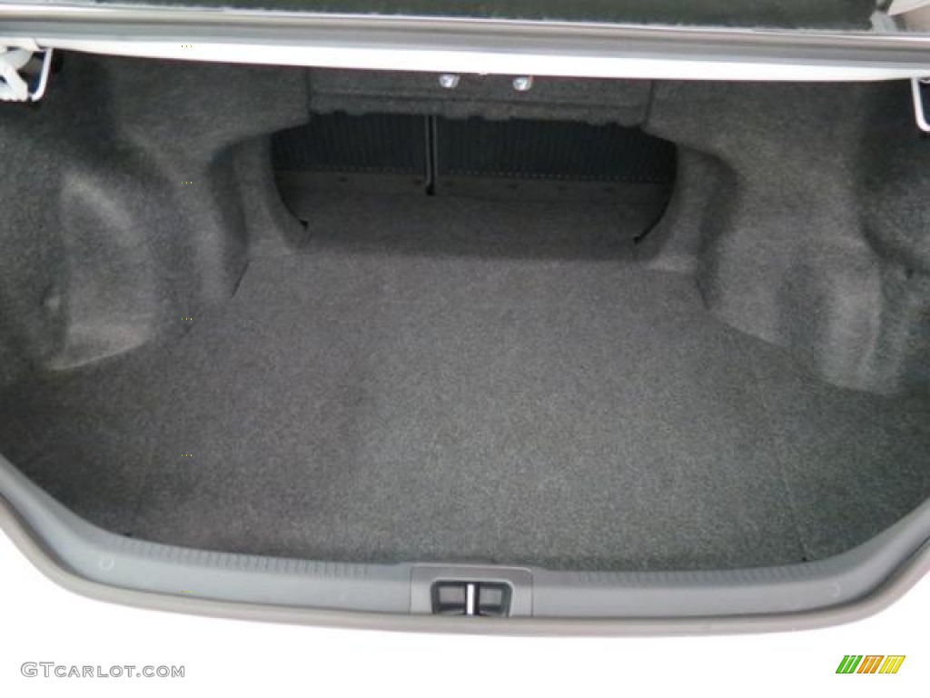 2013 Camry SE - Super White / Black photo #17
