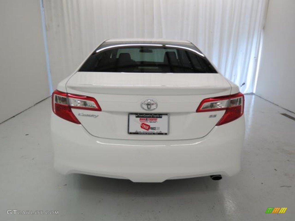 2013 Camry SE - Super White / Black photo #19