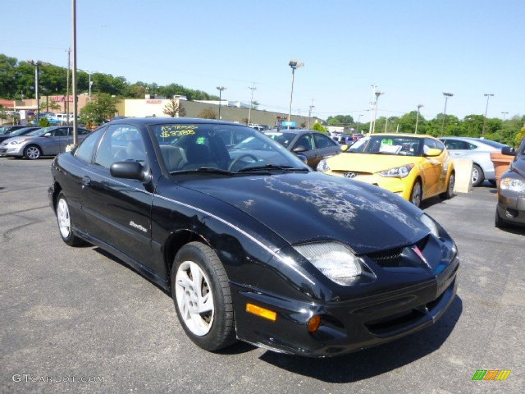 2001 Sunfire SE Coupe - Black / Graphite photo #1