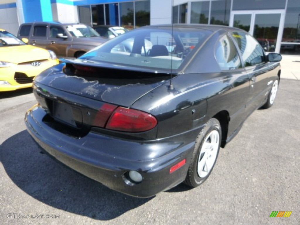 2001 Sunfire SE Coupe - Black / Graphite photo #2