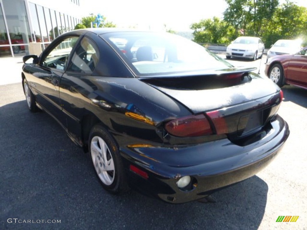 2001 Sunfire SE Coupe - Black / Graphite photo #4