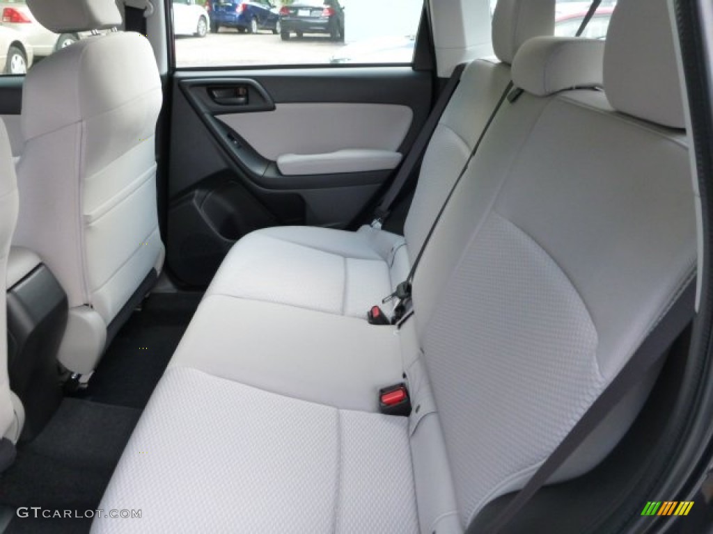 2014 Forester 2.5i - Dark Gray Metallic / Platinum photo #11