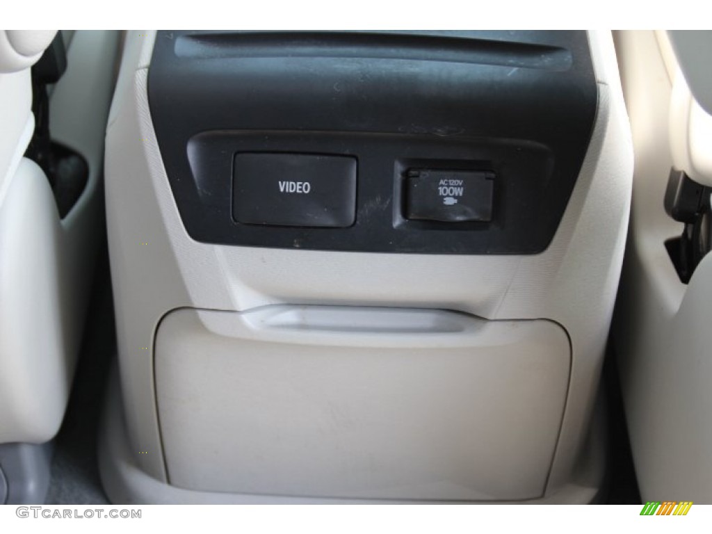 2011 Sienna XLE - Black / Light Gray photo #13