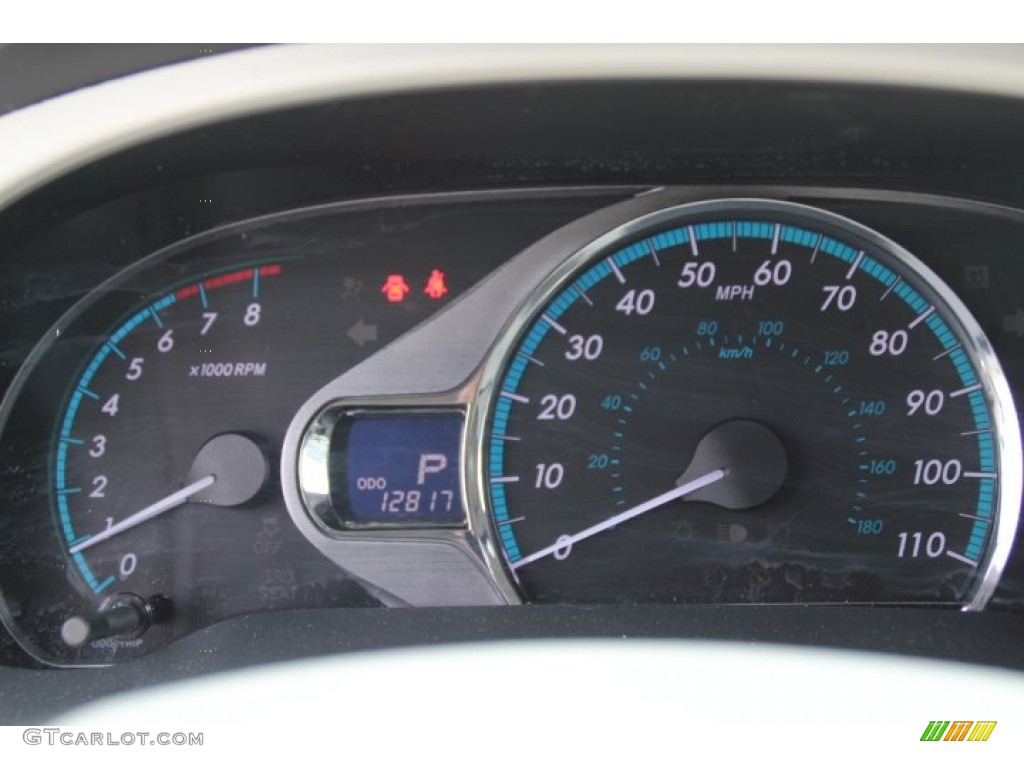 2011 Sienna XLE - Black / Light Gray photo #17